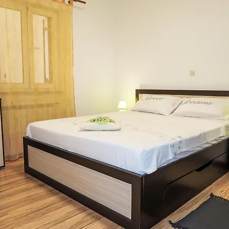 Victory-2 By Interhome شقة Raša